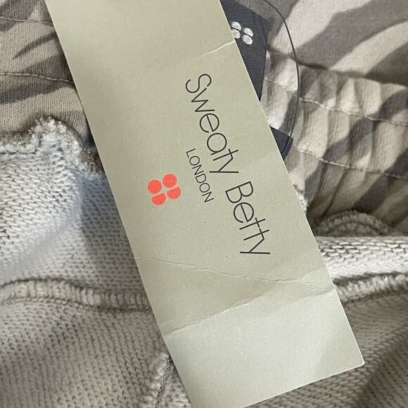 Sweaty Betty Essentials Shorts Size L Gray Zebra Cotton Drawstring Pockets NEW - Picture 7 of 12